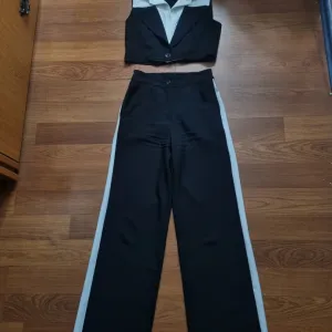 Zenski elegantni komplet M