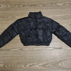 Zenska puf jaknica S