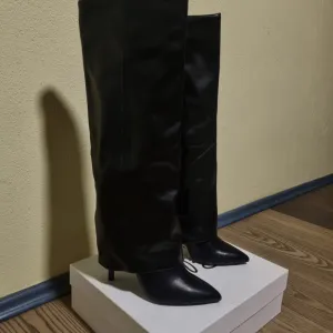 Viralne cizme na stiklu br.39