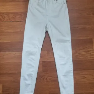 Bele farmerice Pull n Bear S