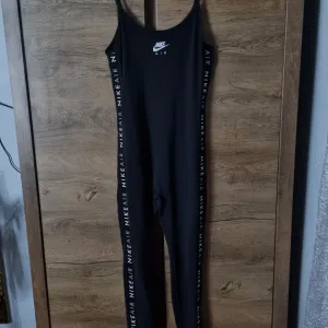 Kombinezon Nike S