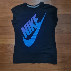 Zenska majica Nike M