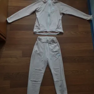 Nike komplet trenerka S