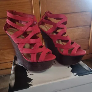 Sandale na platformu br.39