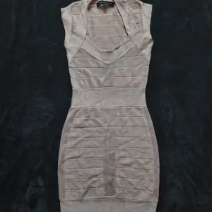 Elegantna haljina French Connection S