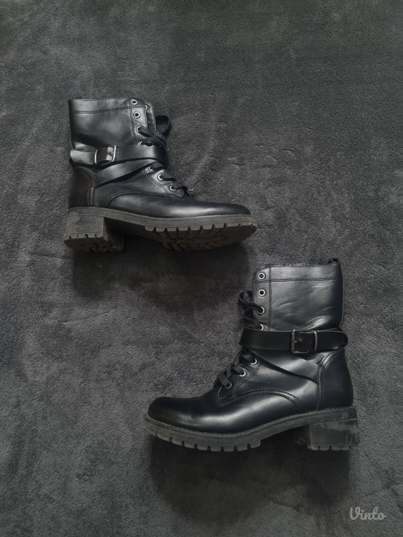 Zenske ravne cizmice br.39