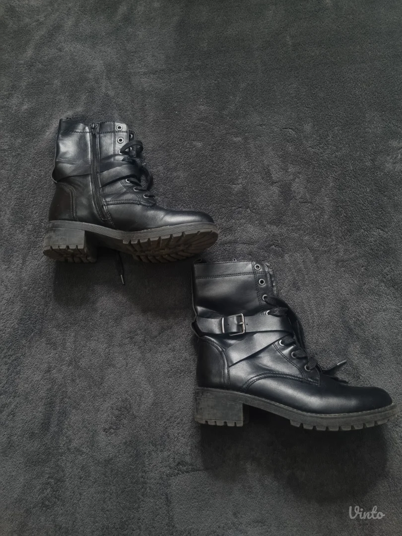 Zenske ravne cizmice br.39