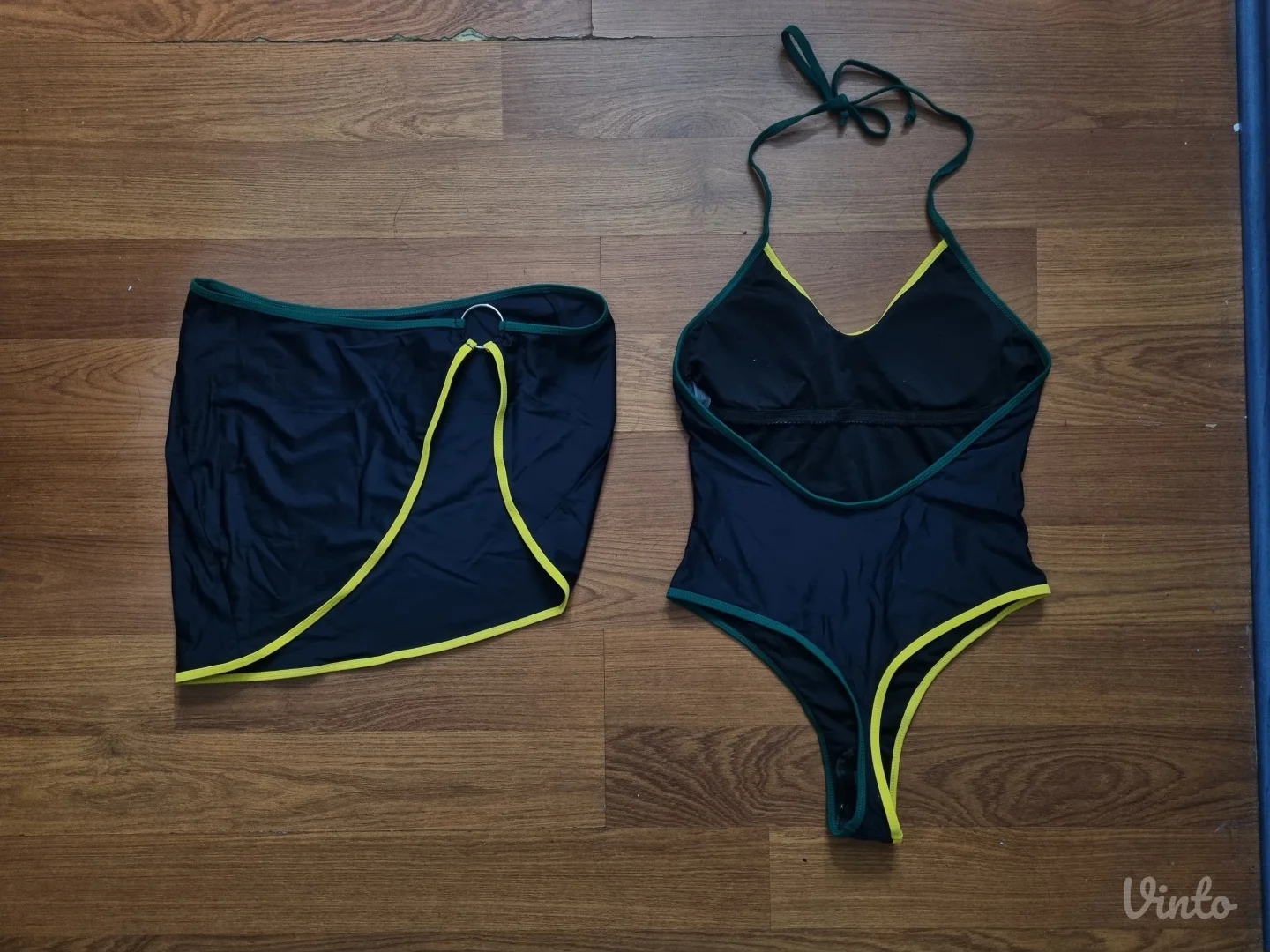 Jednodelni kupaci kostim sa suknjicom M