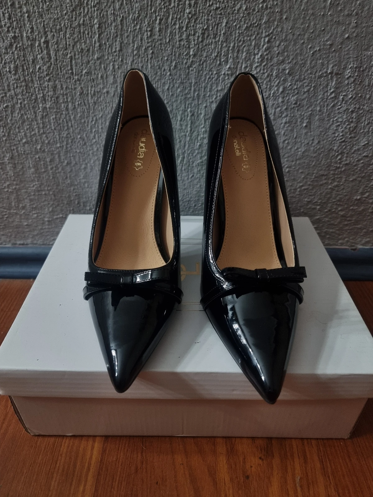 Lakovane crne salonke br.39