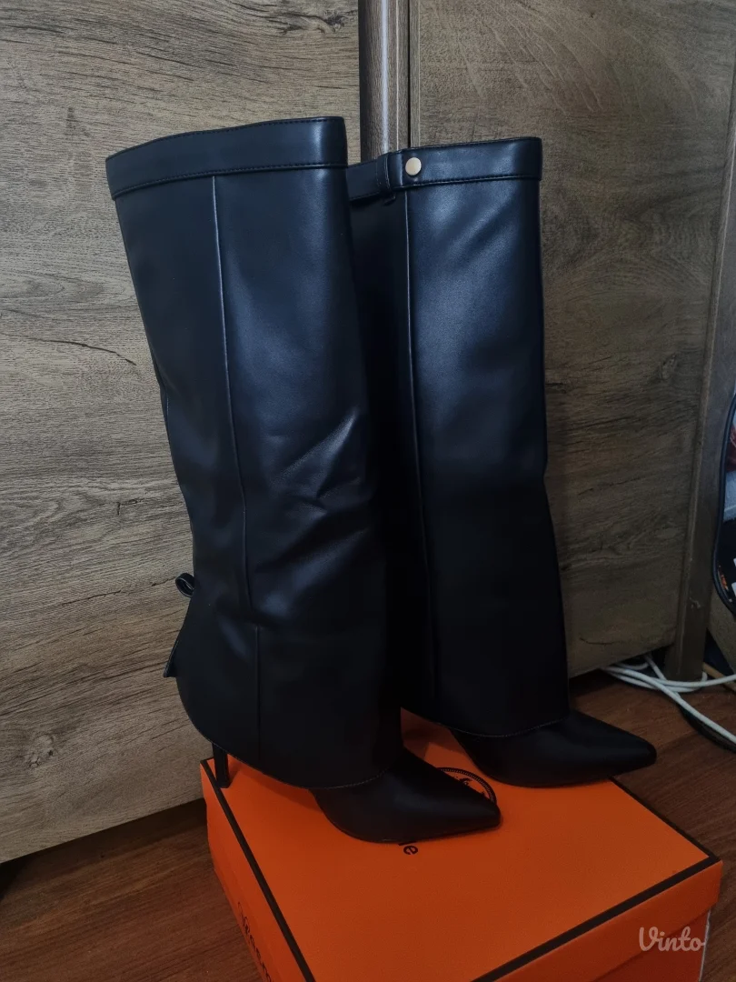 Cizme na stiklu viralne br.39