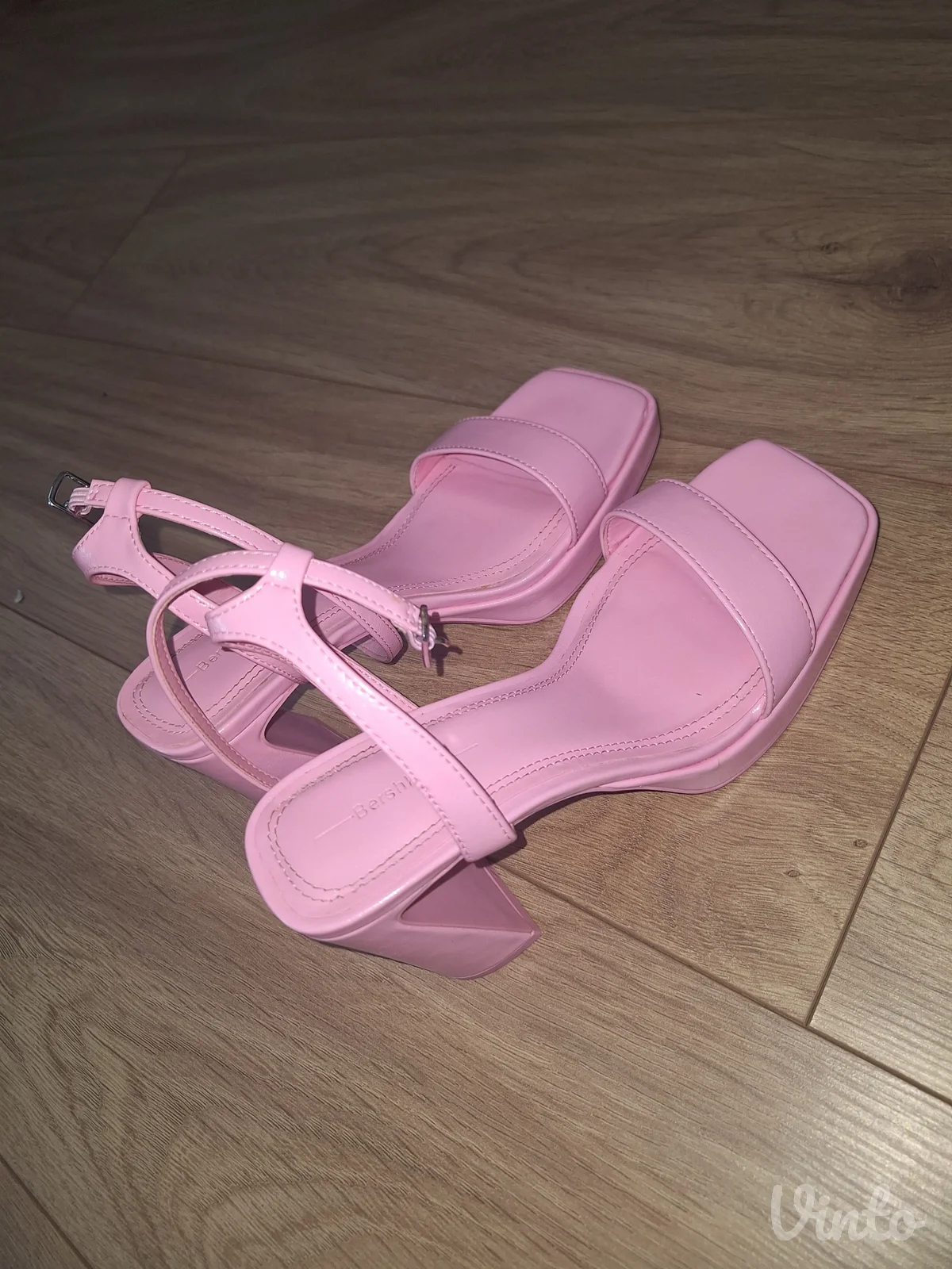 Bershka sandale
