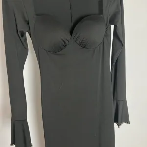 Crna elegantna haljina NOVO