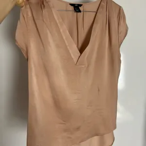 Zenska puder roze majica