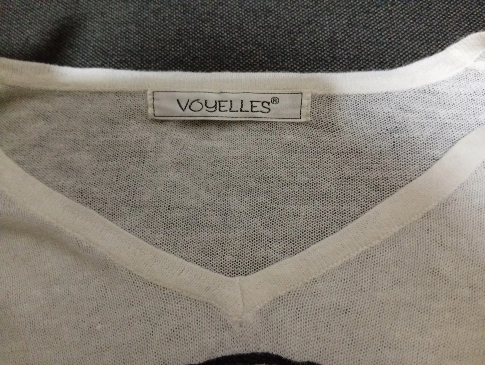 Voyelles bela oversized bluza sa tigrom i cirkonima