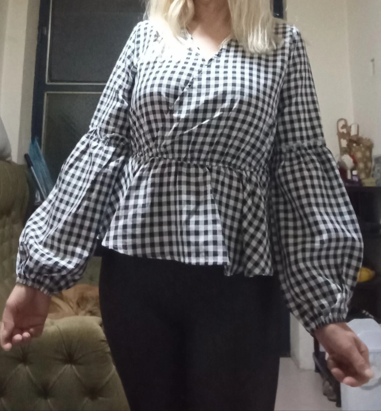 NOVA SHEIN karirana peplum bluza sa puf rukavima (M)