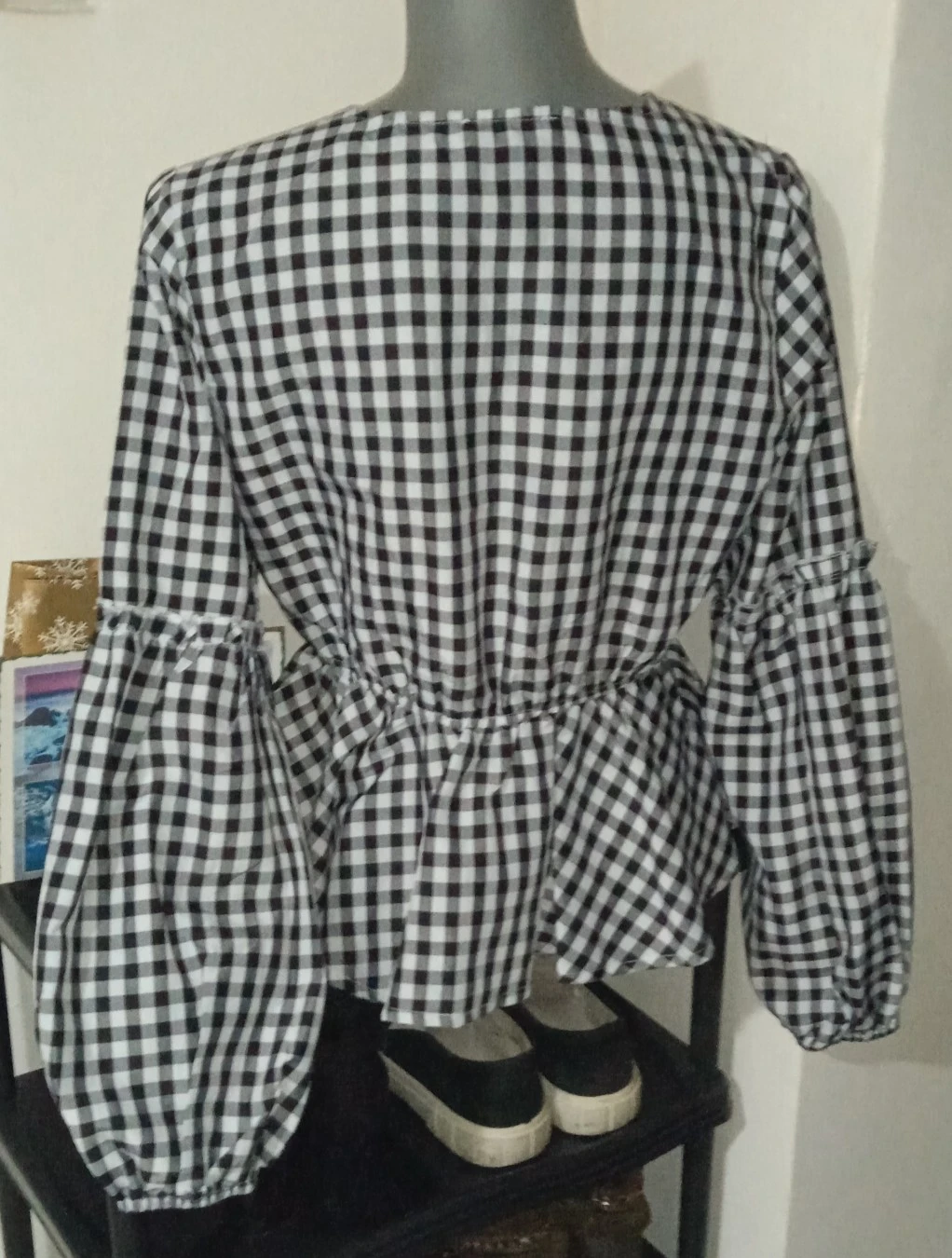 NOVA SHEIN karirana peplum bluza sa puf rukavima (M)