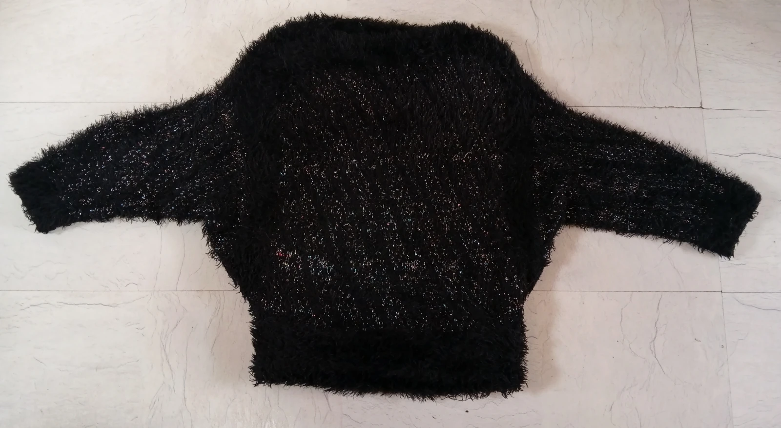 Vintage čupavi crni džemper sa gliterom (90s, Švedska)