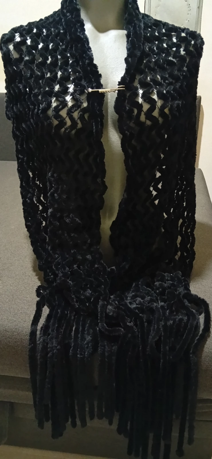 Vintage crni plišani komplet ŠAL (230cm) + ŠEŠIR (90s / Chenille)