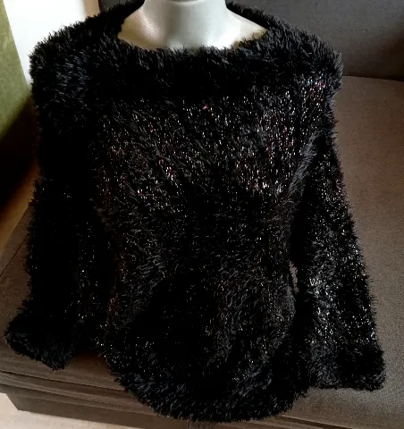Vintage čupavi crni džemper sa gliterom (90s, Švedska)
