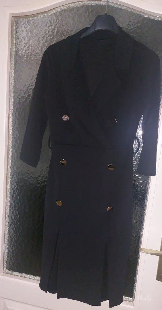 Tri haljine za 2000 din