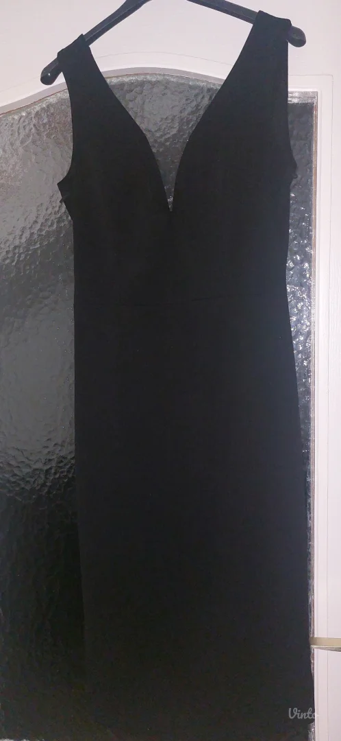 Tri haljine za 2000 din