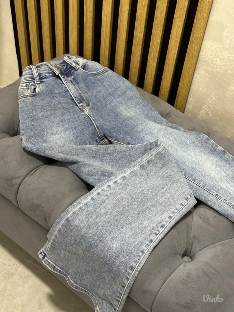 ✨ Zvonarice svetli teksas