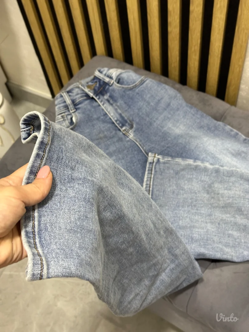 ✨ Zvonarice svetli teksas