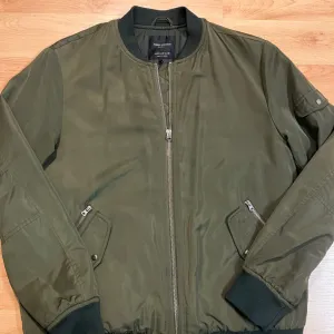 Zara - bomber jakna