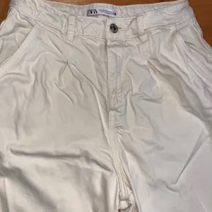 Zara offwhite pantalone
