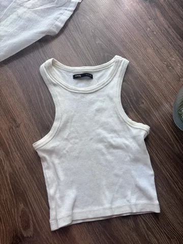 Majice razne po 300 dinara