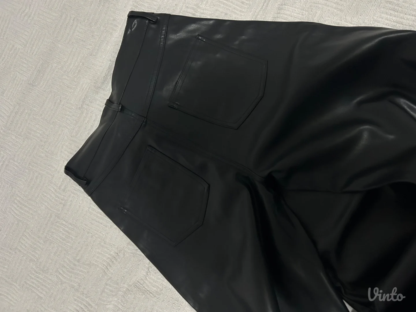 Stradivarius pantalone eko koza