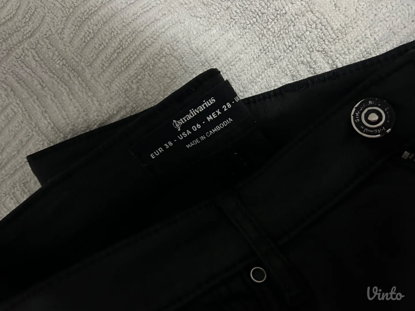 Stradivairus pantalone eko koza skini dzins