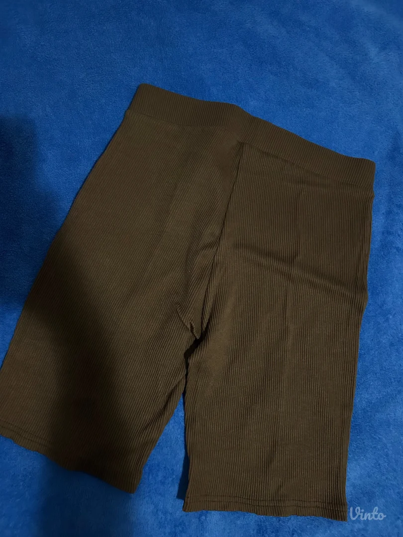 Bershka biciklisticke braon boje