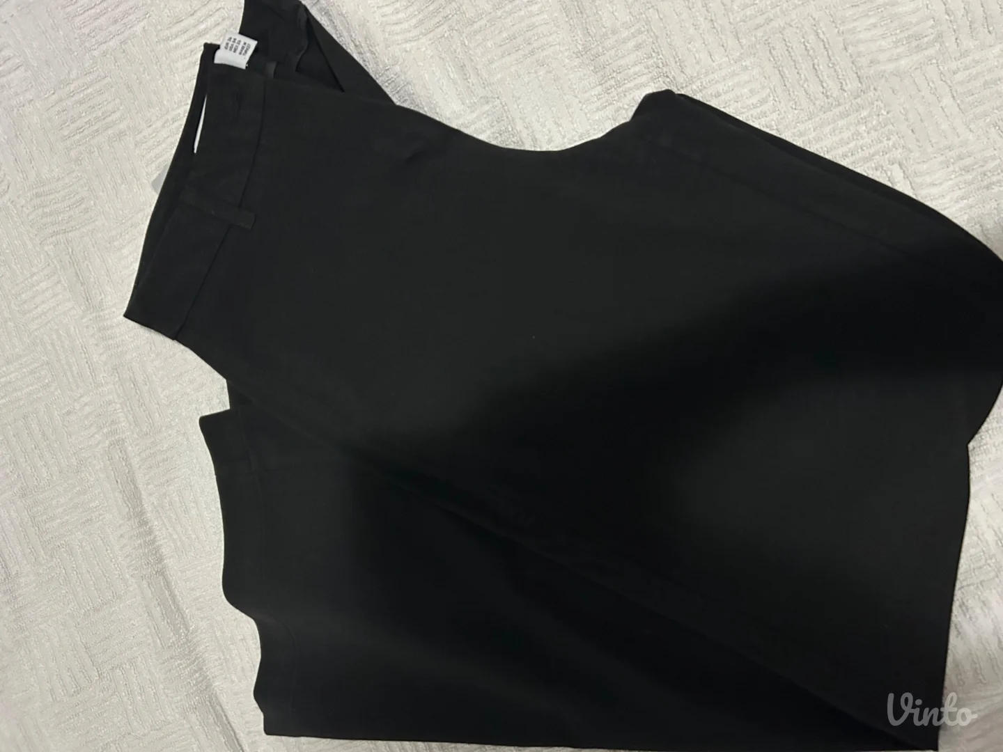 Bershka zvonaste pantalone