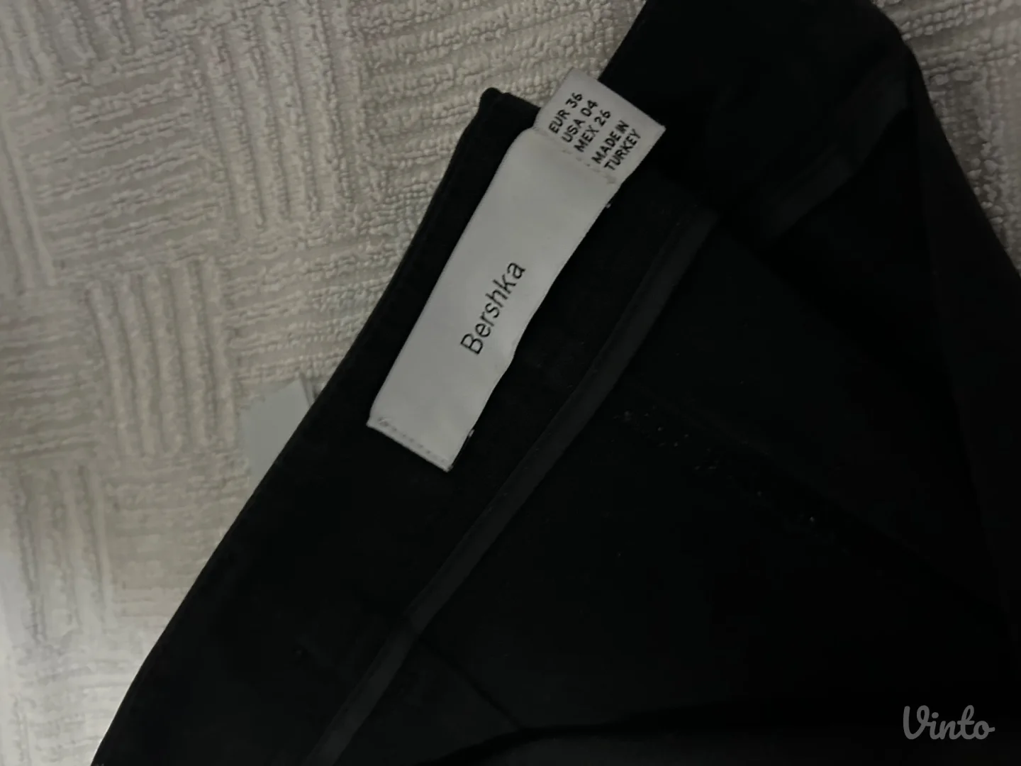 Bershka zvonaste pantalone