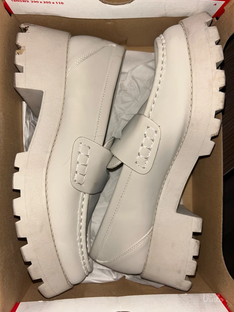 Pull and bear mokasine