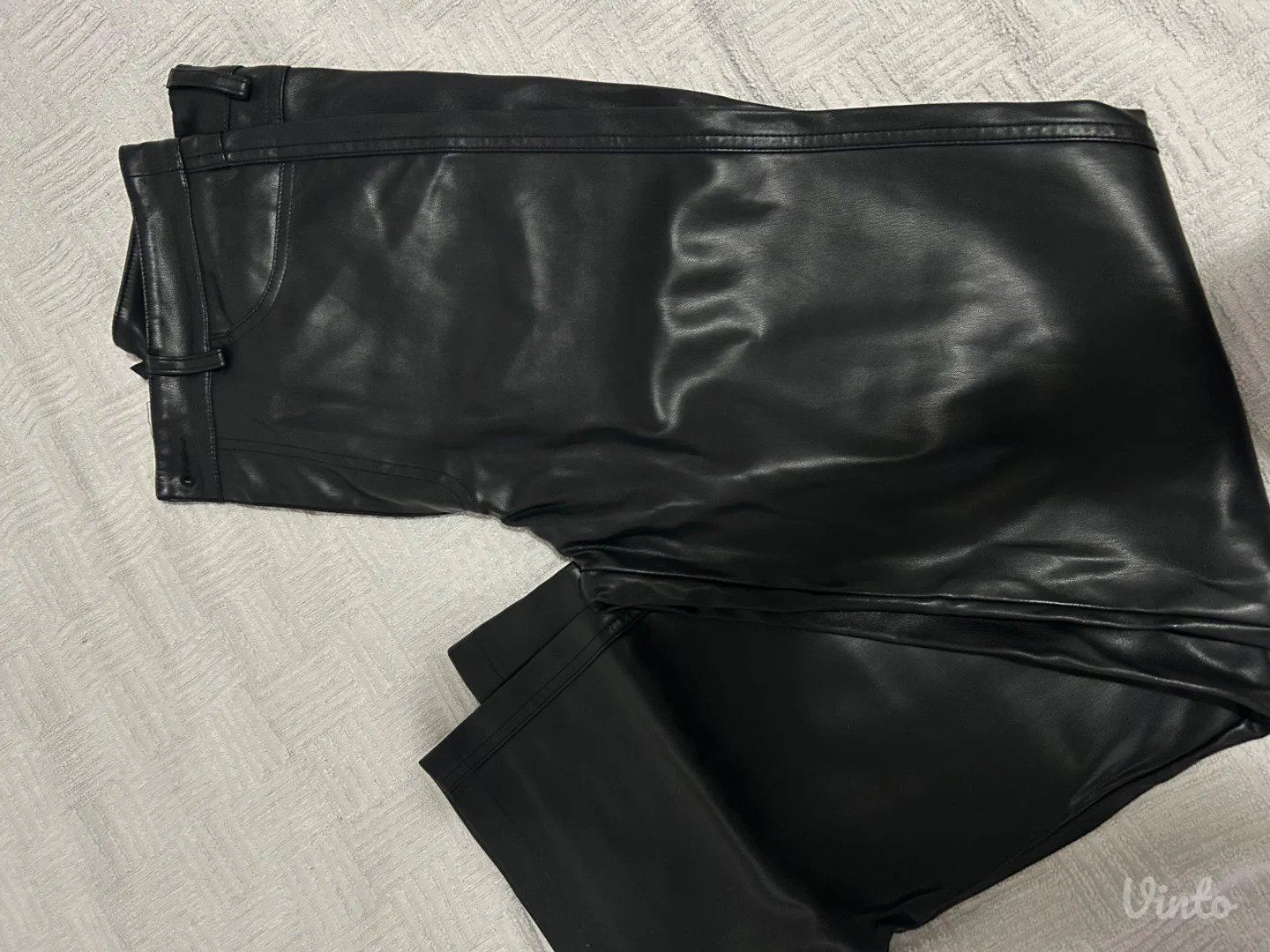 Stradivarius pantalone eko koza