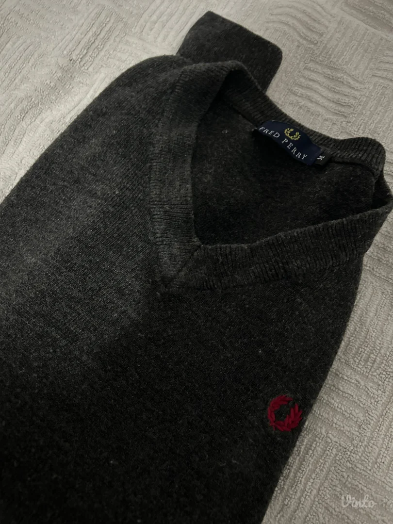 Fred perry sivi dzemper