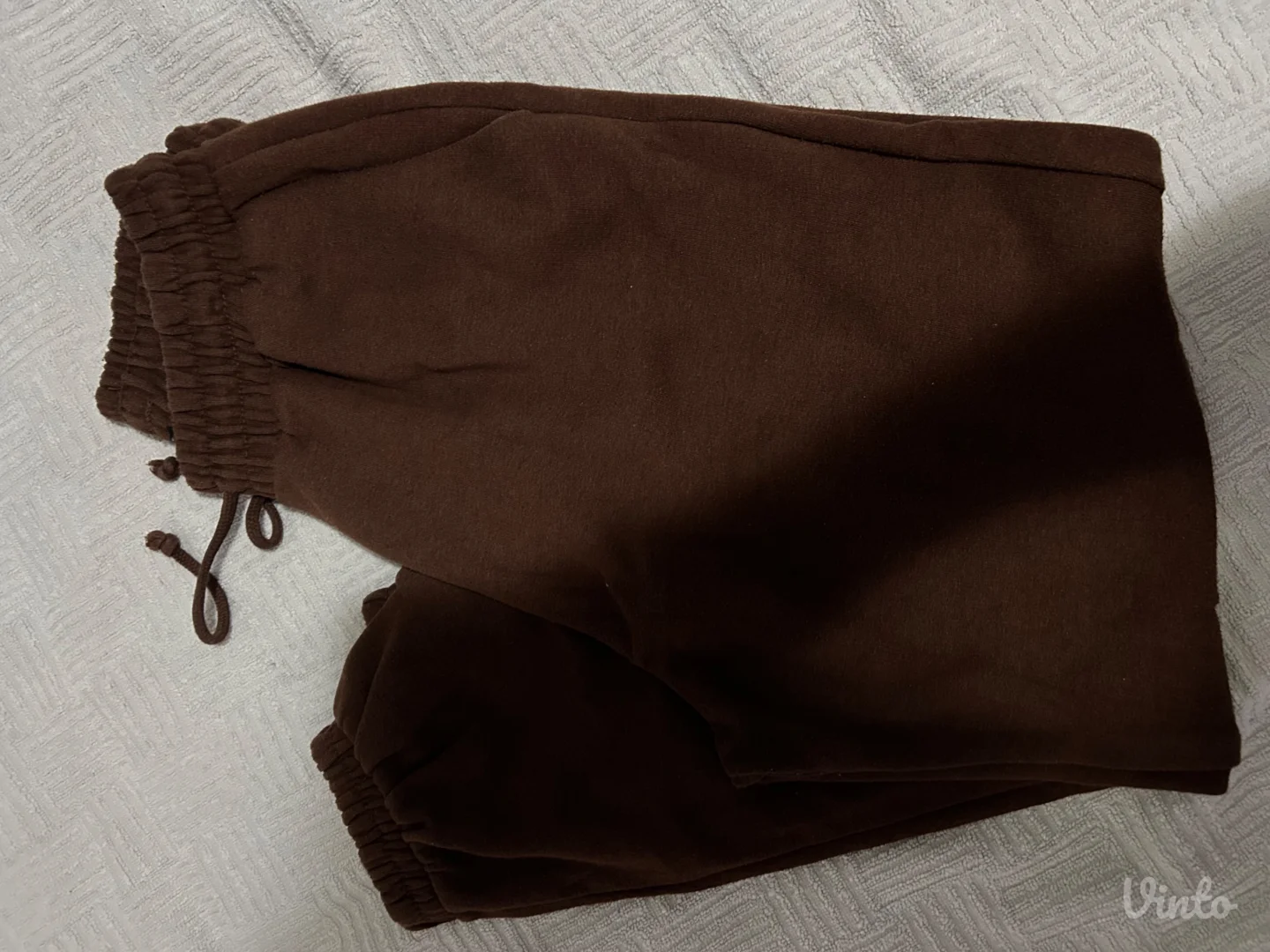 Zara trenerka braon boje