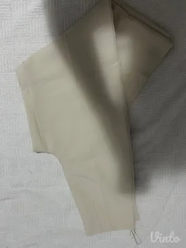 Zara pantalone krem boje