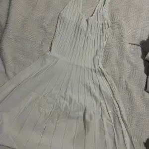 Bershka bela haljina