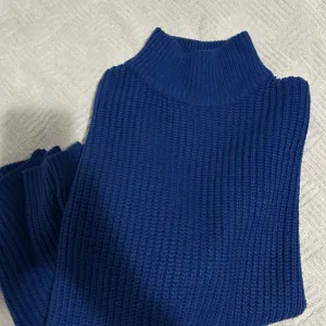 Plavi h&m dzemper
