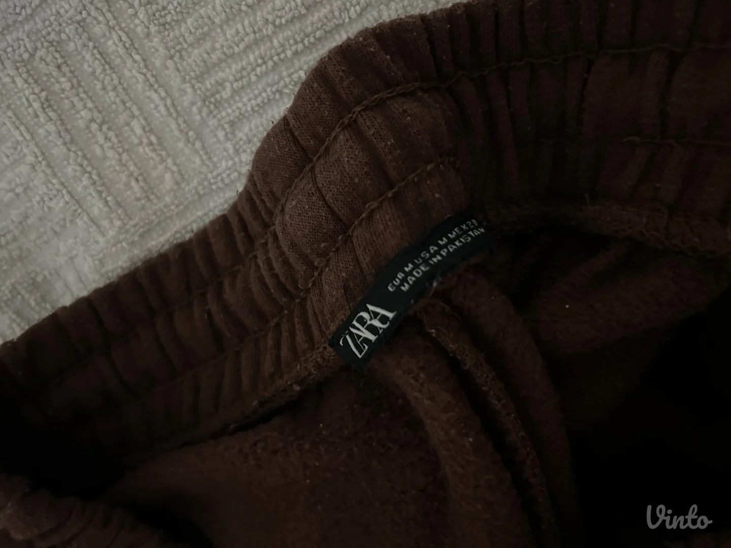 Zara trenerka braon boje