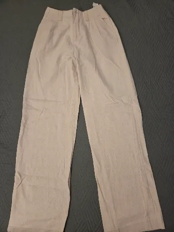 bež stradivarius pantalone