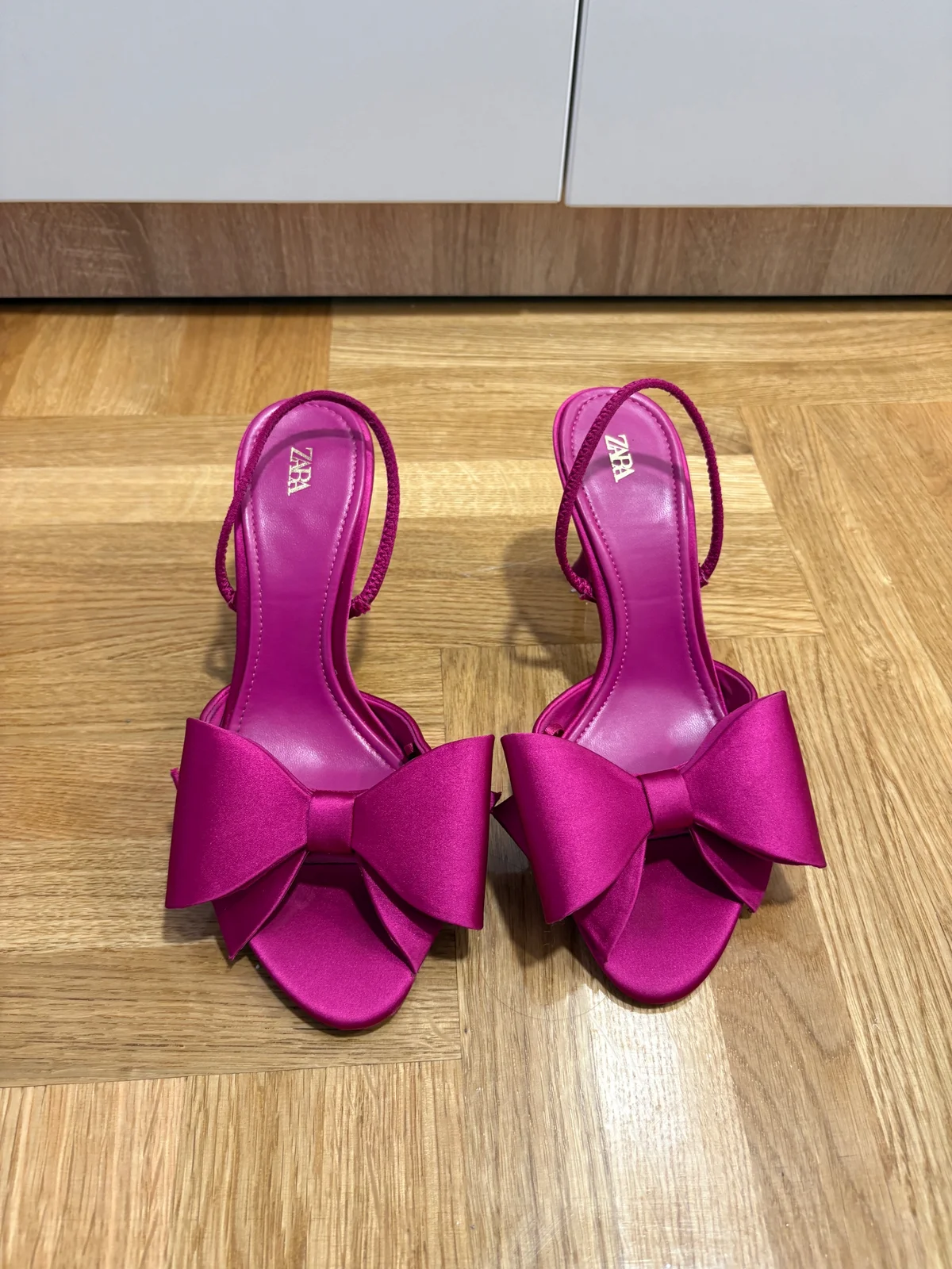 Ciklama Zara sandale