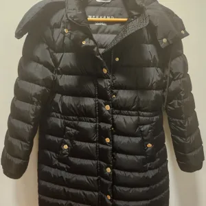 Max Mara Weekend crna perjana jakna