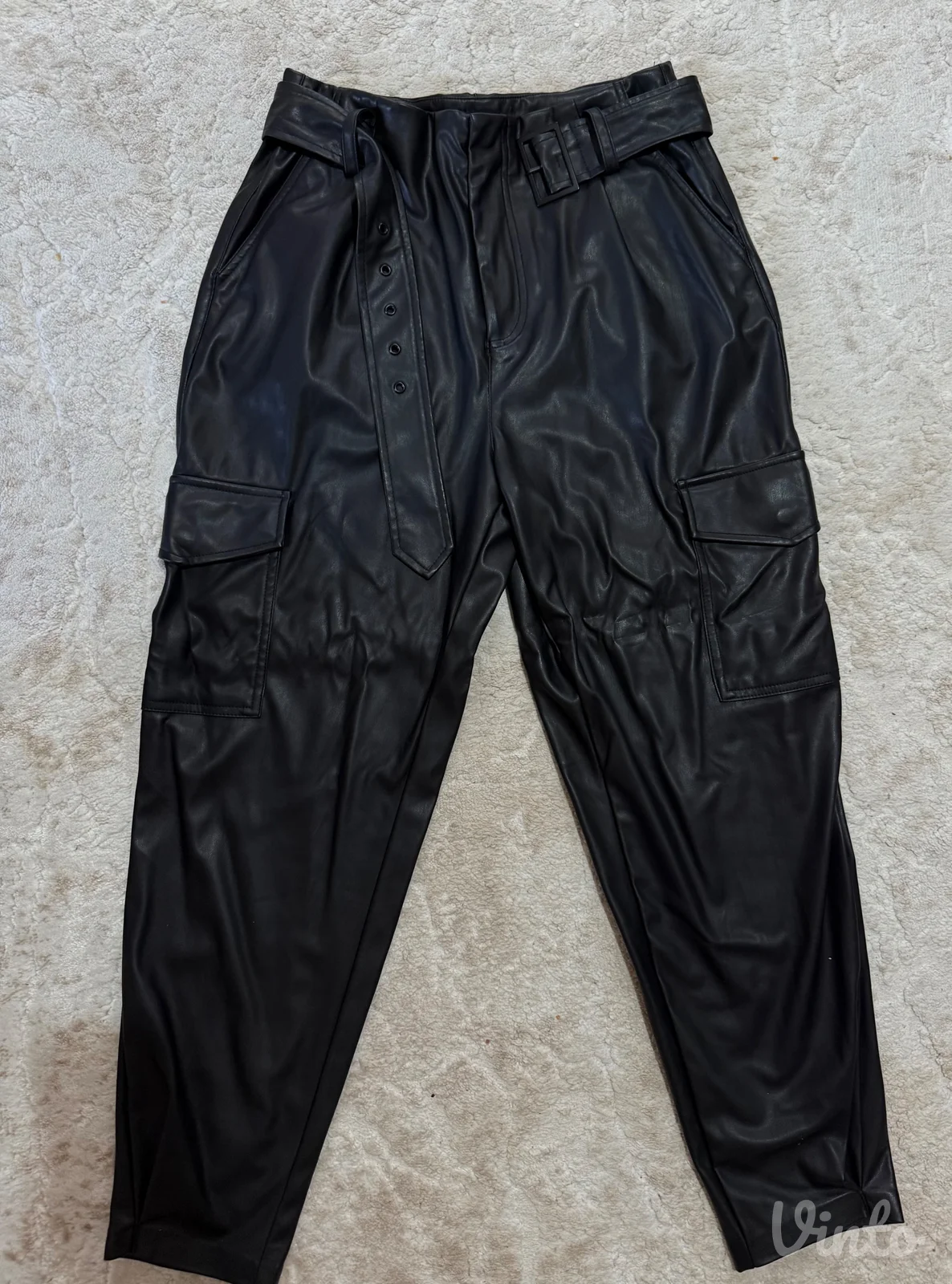 Crne kozne pantalone