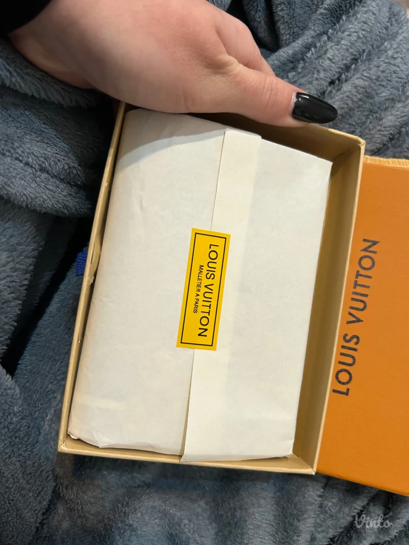 Louis Vuitton futrola za pasos