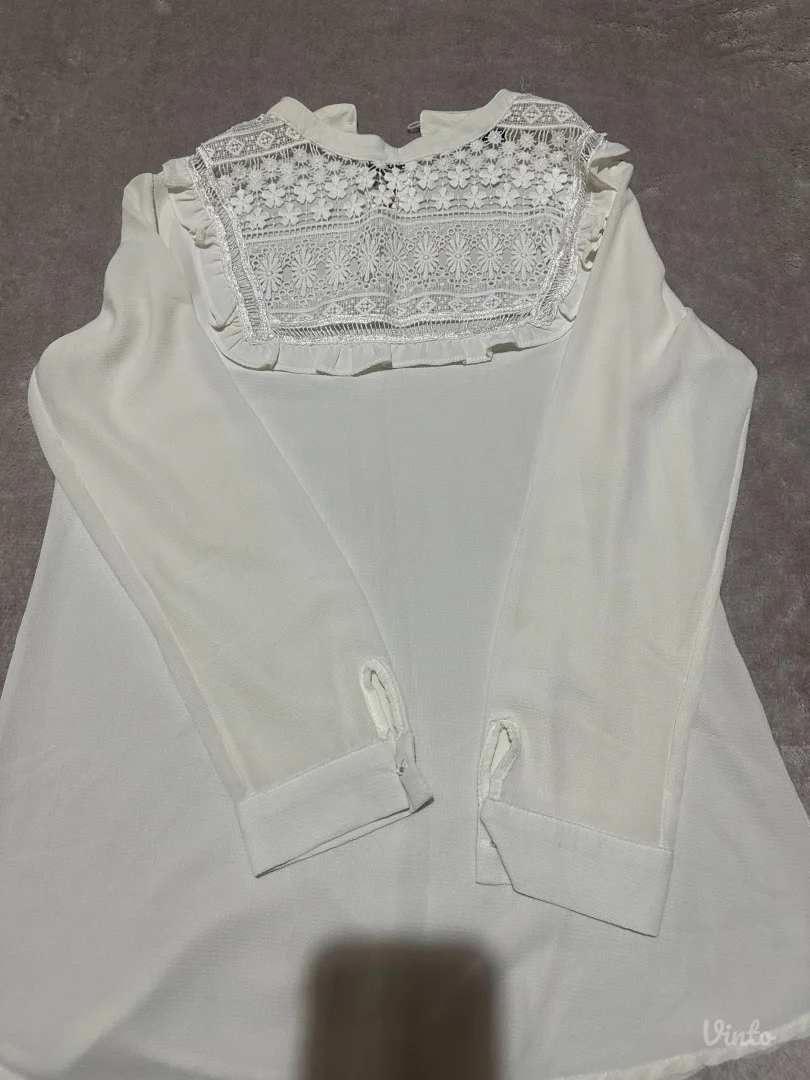 Bela kosuljica sa cipkom