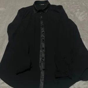 Crna elegantna košulja